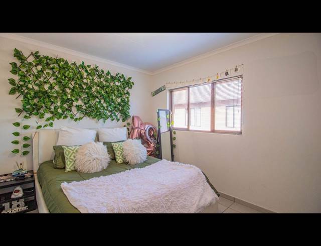 2 BEDROOM APARTMENT FOR SALE IN BUURENDAL